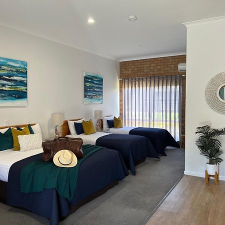 Coastal Waters Motor Inn Lakes Entrance Esterno foto