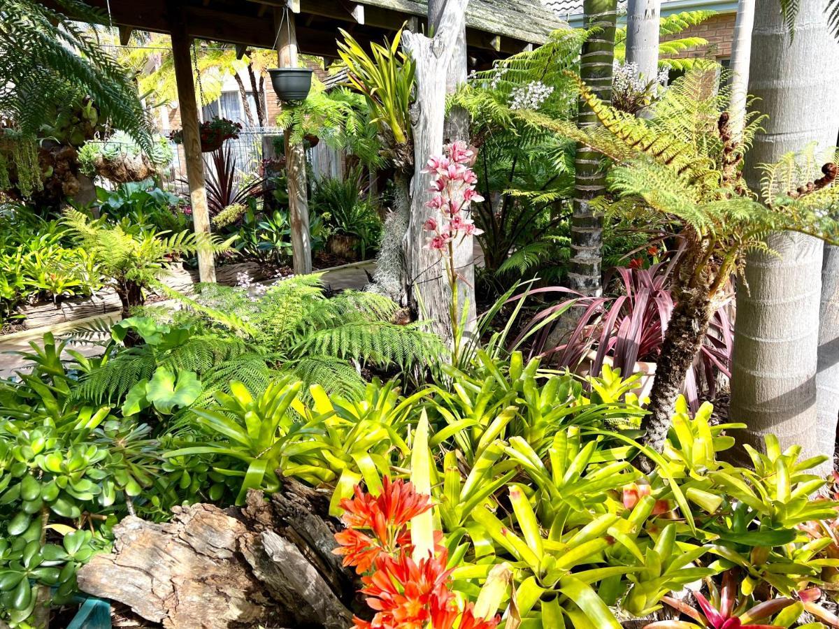 Coastal Waters Motor Inn Lakes Entrance Esterno foto