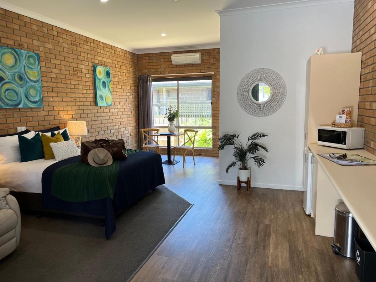 Coastal Waters Motor Inn Lakes Entrance Esterno foto