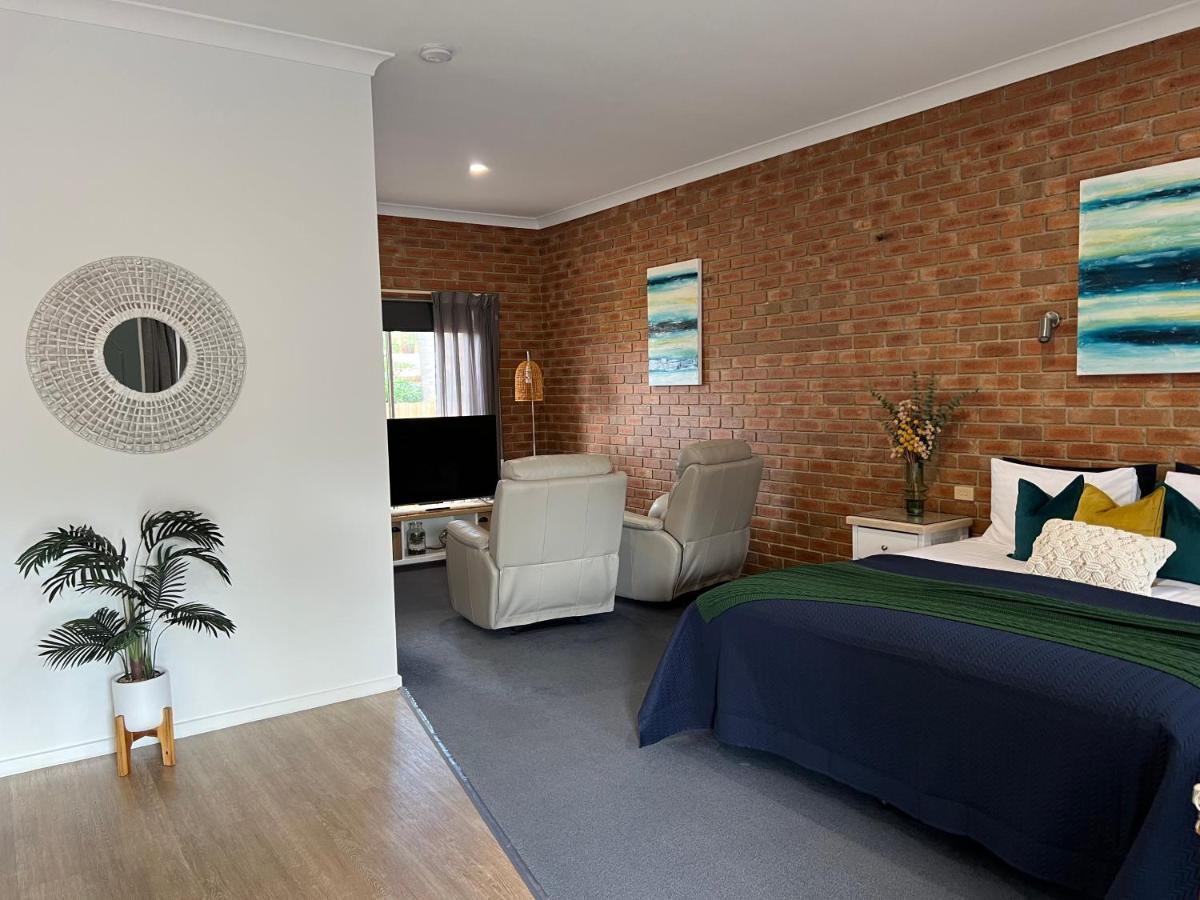 Coastal Waters Motor Inn Lakes Entrance Esterno foto