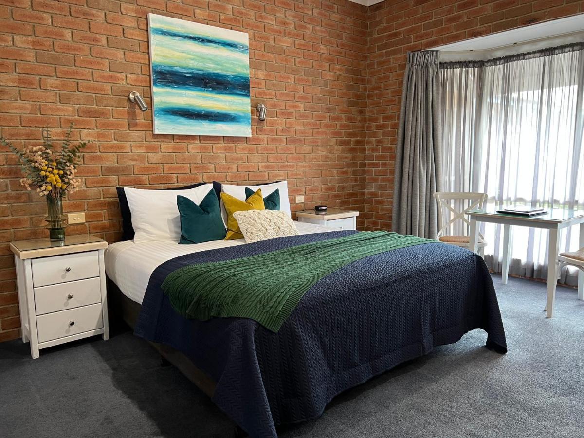 Coastal Waters Motor Inn Lakes Entrance Esterno foto