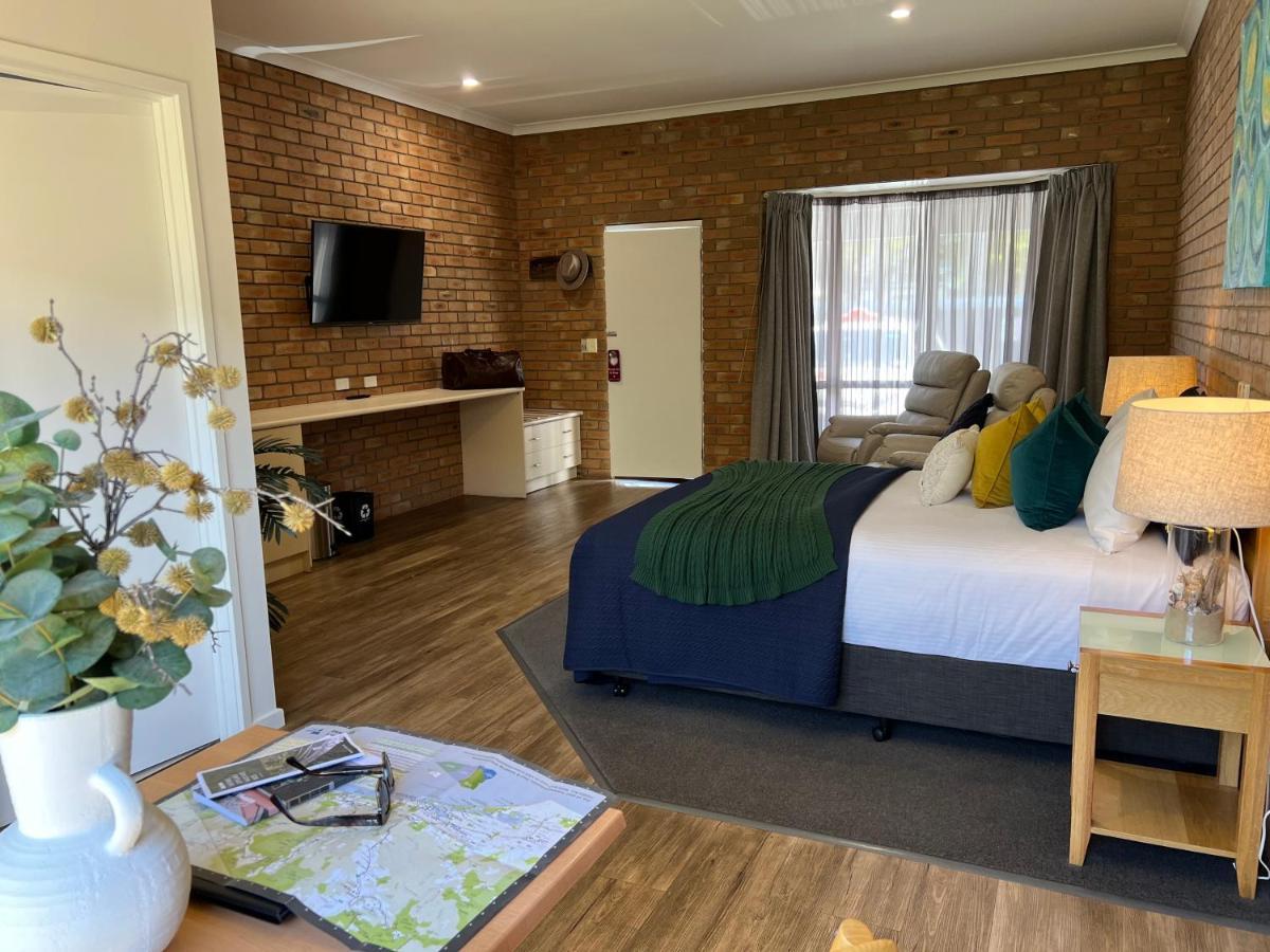 Coastal Waters Motor Inn Lakes Entrance Esterno foto