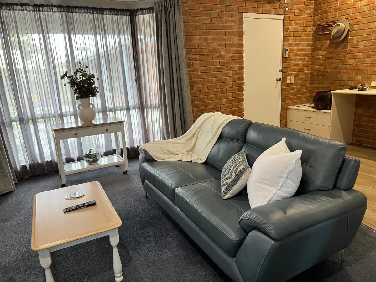 Coastal Waters Motor Inn Lakes Entrance Esterno foto