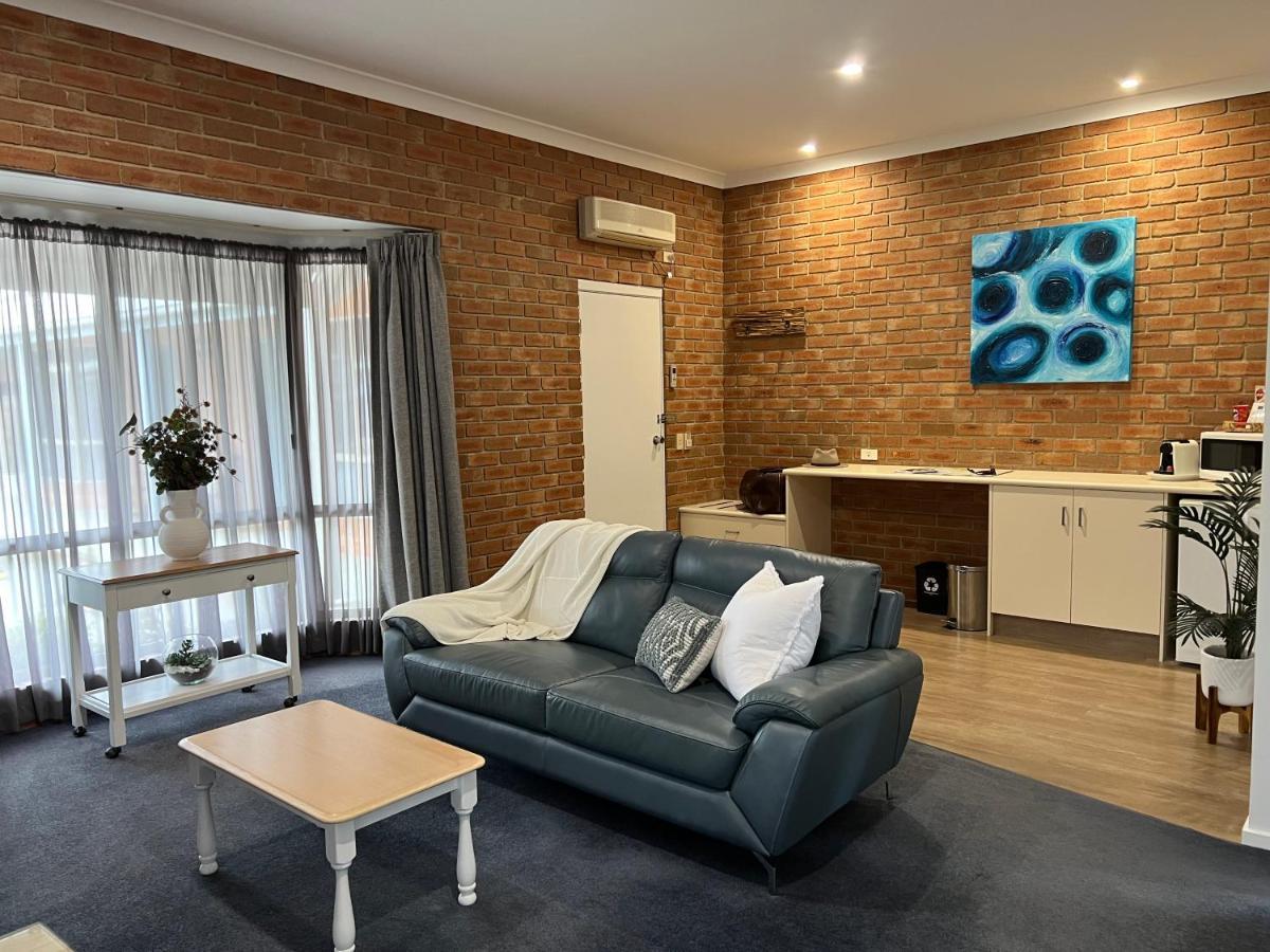 Coastal Waters Motor Inn Lakes Entrance Esterno foto