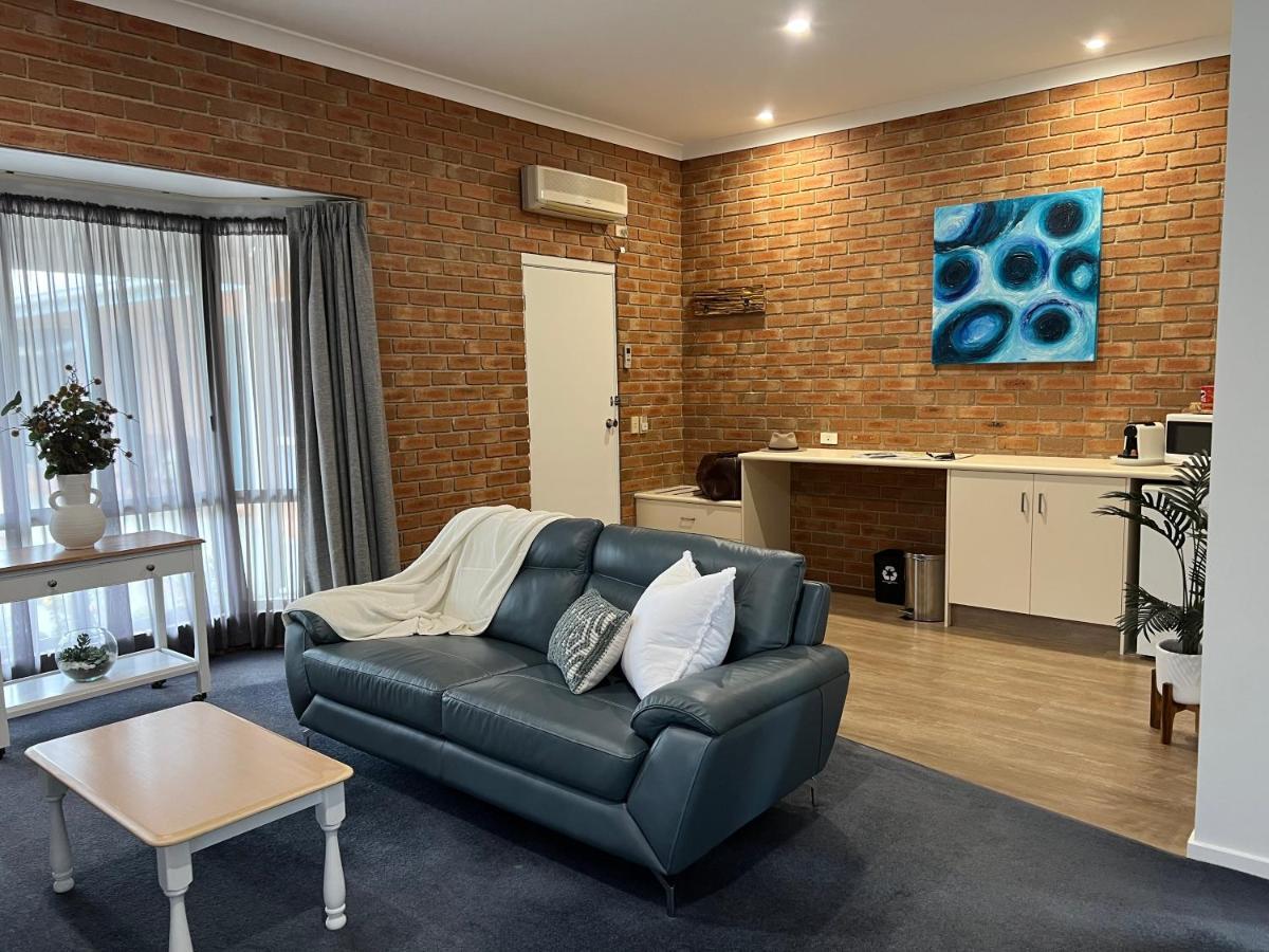 Coastal Waters Motor Inn Lakes Entrance Esterno foto