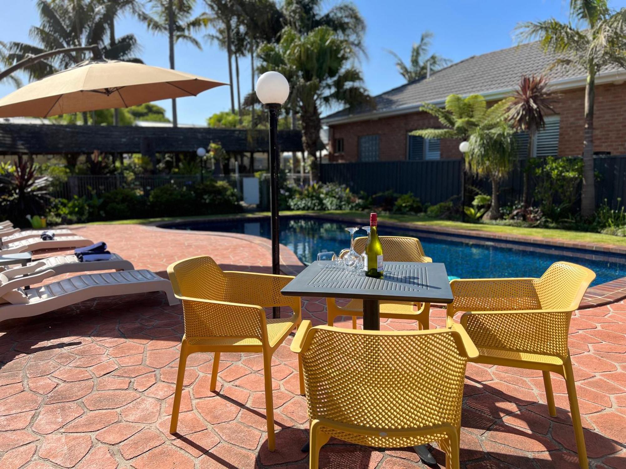 Coastal Waters Motor Inn Lakes Entrance Esterno foto